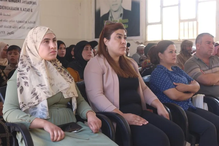 انعقاد الكونفرانس الأول لكومينات الهول ودعوة لترسيخ النظام الديمقراطي