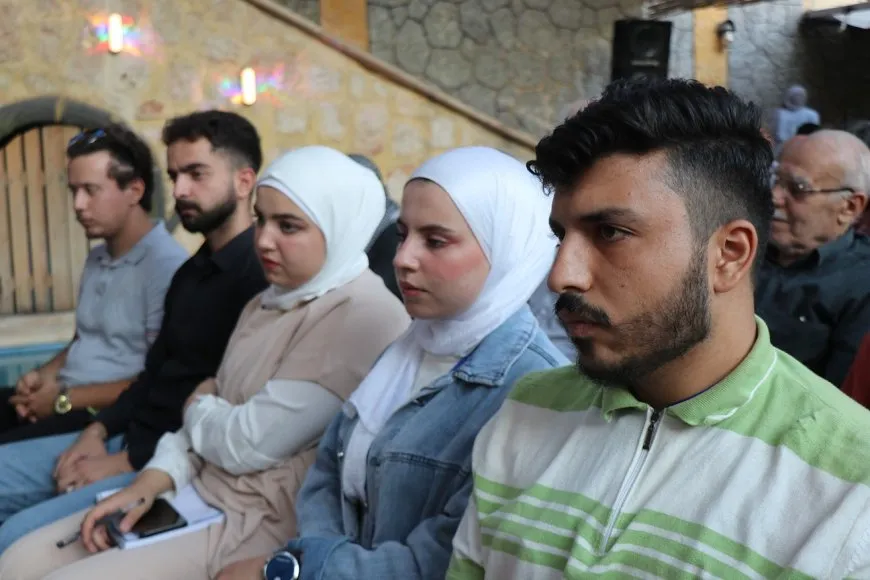 التأكيد على خيار العيش المشترك في بناء الديمقراطية خلال جلسة حوارية في حلب