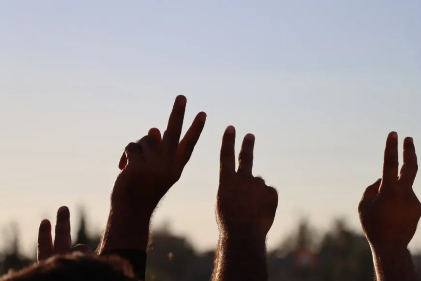 تشييع جثماني شهيدين واستذكار شهيد في مزار الشهيدة دجلة في كوباني