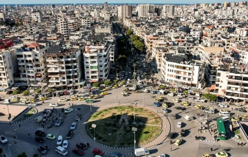الحكومة الانتقالية تفصل عشرات الموظفين في بلدية اللاذقية
