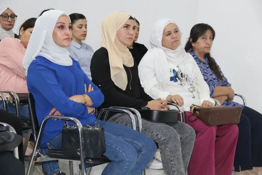 PYD يجتمع مع المعلمين والمعلمات للنقاش حول المؤامرة الدولية