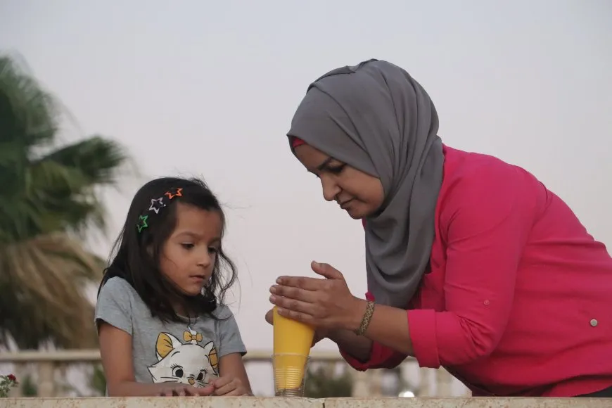 بمناسبة عيد المعلم العالمي.. إيقاد الشموع على أضرحة الشهداء