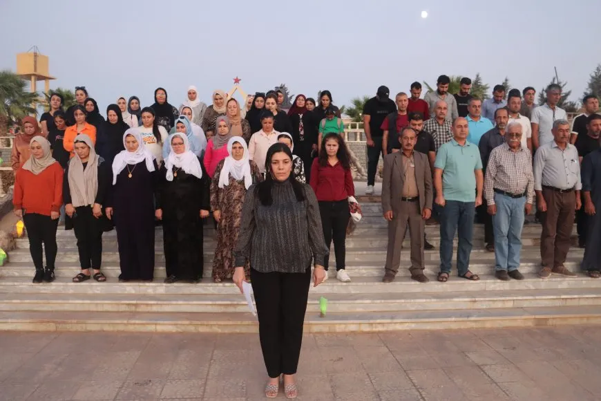بمناسبة عيد المعلم العالمي.. إيقاد الشموع على أضرحة الشهداء