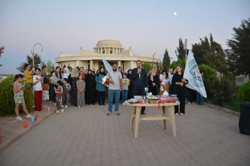 بمناسبة عيد المعلم العالمي.. إيقاد الشموع على أضرحة الشهداء