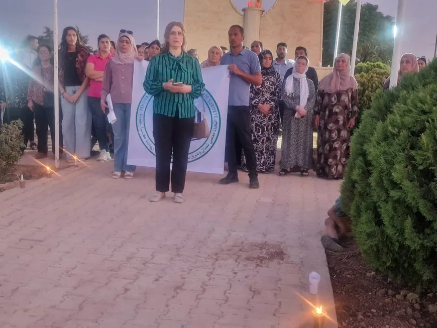 بمناسبة عيد المعلم العالمي.. إيقاد الشموع على أضرحة الشهداء