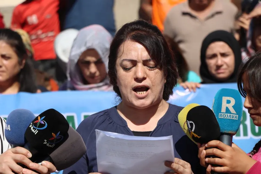 وقفة للمهجّرين أمام مفوضية الأمم المتحدة للمطالبة بحق العودة الآمنة إلى ديارهم