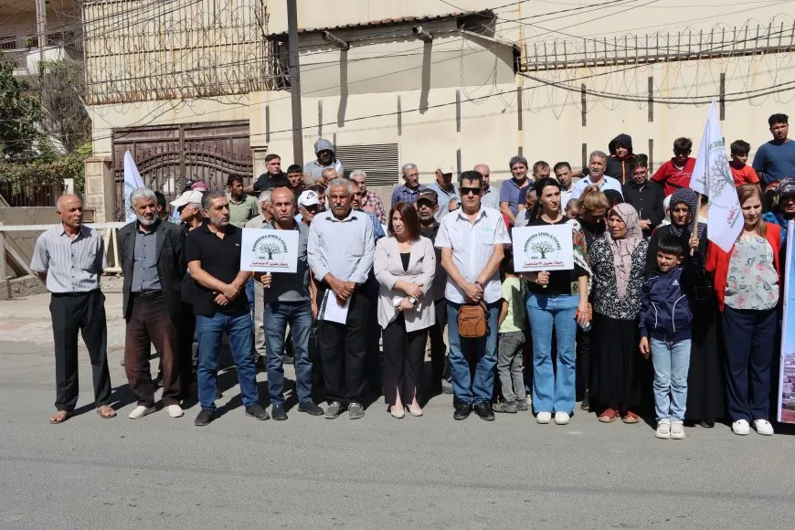 وقفة للمهجّرين أمام مفوضية الأمم المتحدة للمطالبة بحق العودة الآمنة إلى ديارهم