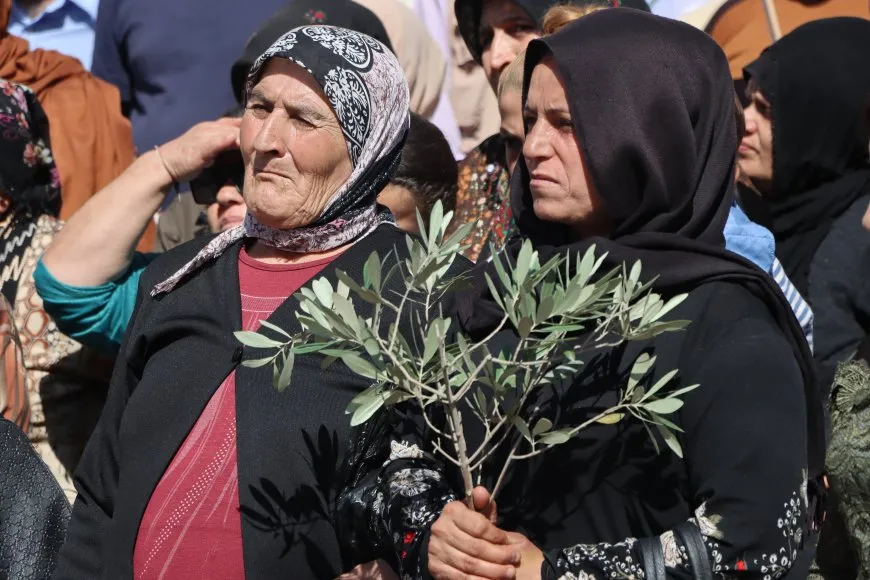 وقفة للمهجّرين أمام مفوضية الأمم المتحدة للمطالبة بحق العودة الآمنة إلى ديارهم