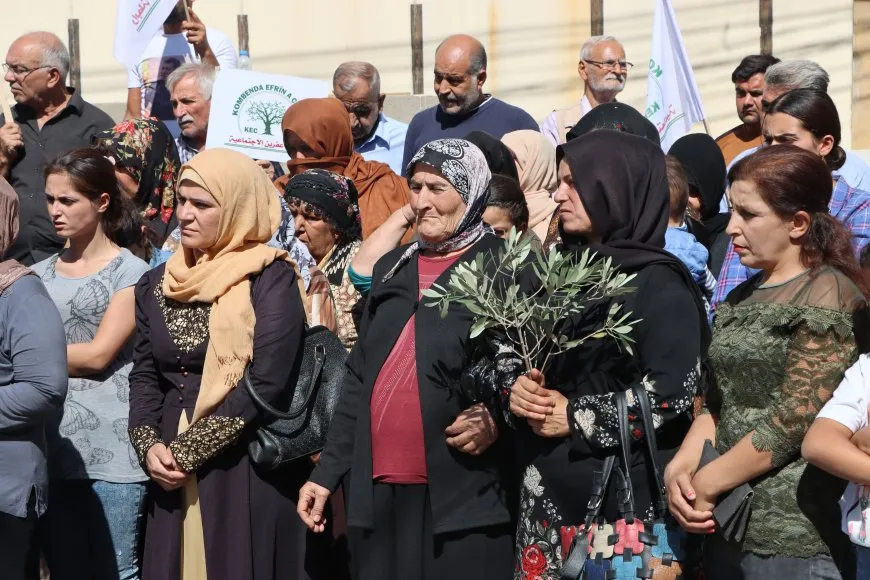 وقفة للمهجّرين أمام مفوضية الأمم المتحدة للمطالبة بحق العودة الآمنة إلى ديارهم