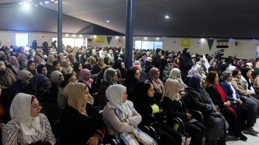 تجمّع نساء زنوبيا: اللا مركزية حل أمثل لبناء سوريا الجديدة وإنصاف المرأة