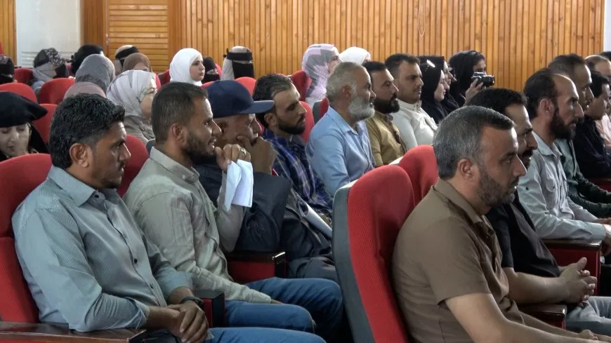 الاحتفال بعيد المعلم العالمي في مقاطعة دير الزور