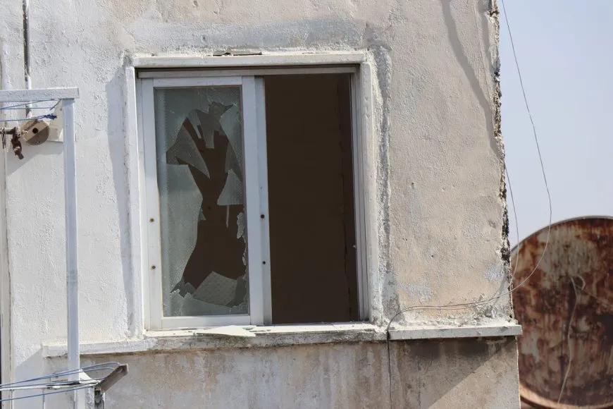  وكالتنا ترصد أضرار خلّفها قصف الحكومة الانتقالية على حيي الشيخ مقصود والأشرفية
