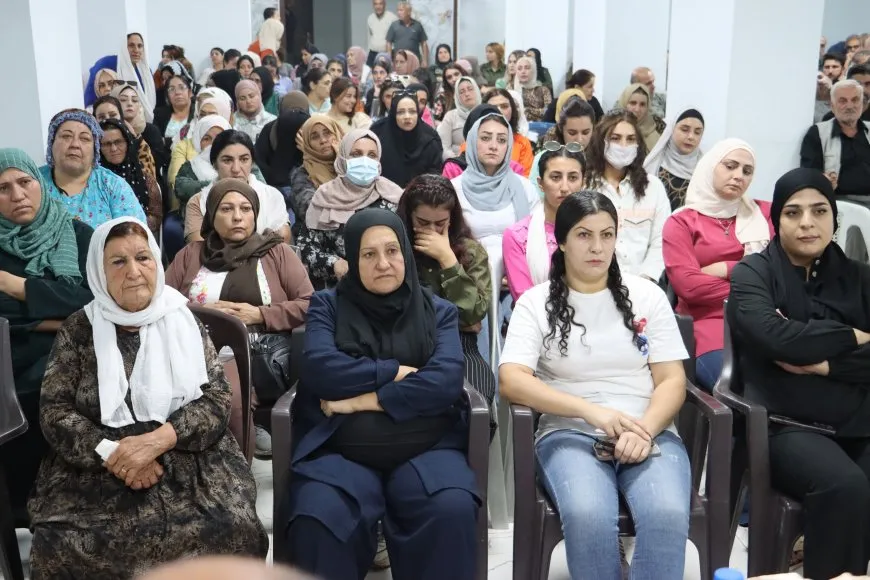 اجتماع شعبي في تربه سبيه يناقش المؤامرة الدولية ضد القائد