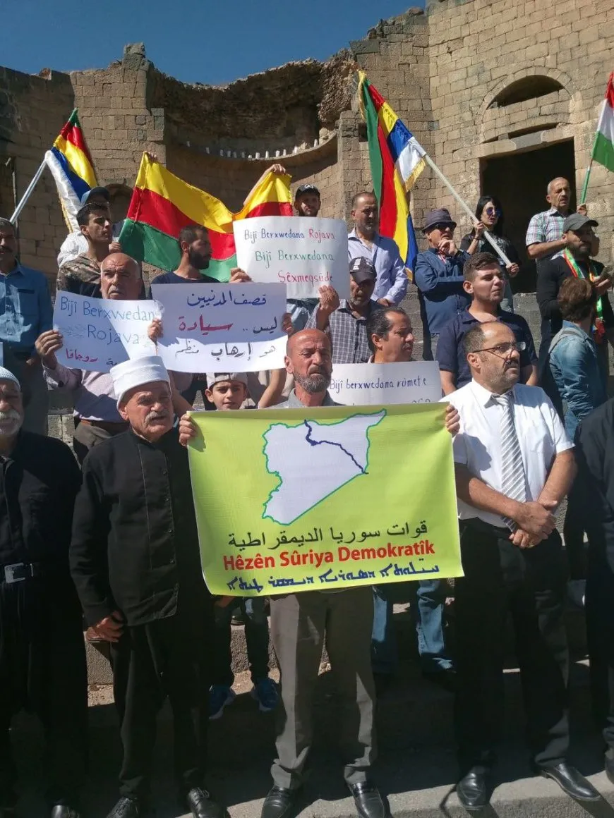 وقفتان جماهيريتان في السويداء تضامناً مع أهالي الشيخ مقصود والأشرفية في حلب
