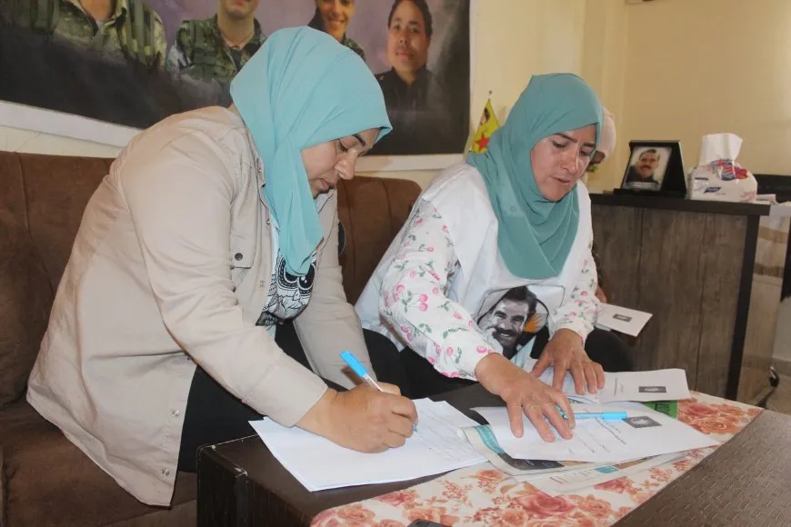 عضوات مؤتمر ستار في جل آغا تكتبن رسائل للقائد 