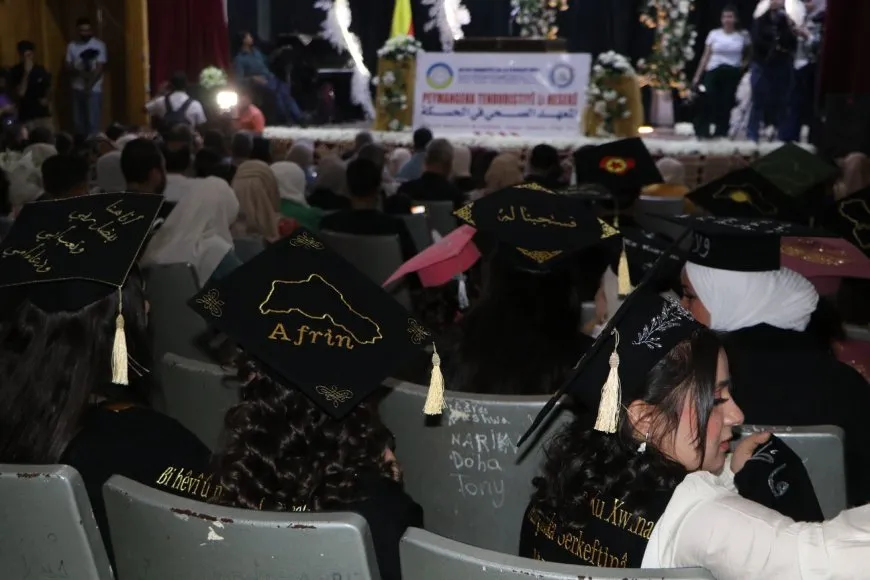 تخريج دفعة جديدة من طلاب المعهد الصحي في شمال وشرق سوريا