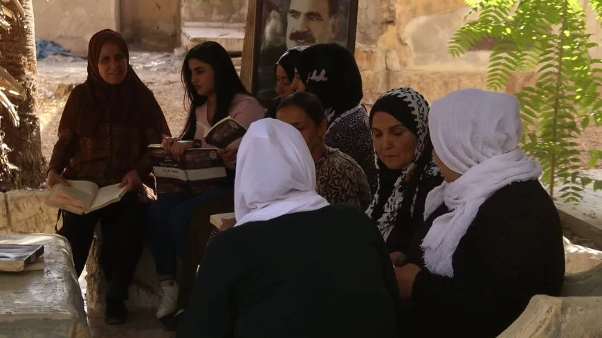 كتابة رسائل للقائد عبد الله أوجلان ضمن حملة المطالبة بلقائه