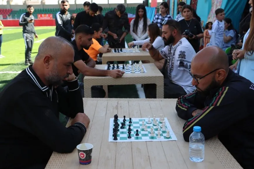 استمرار مهرجان الشهيد باور آكري في يومه الثاني
