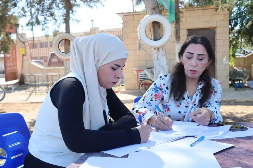 أهالي ديرك و عامودا يكتبون رسائل للقائد تأكيداً على مطلب حريته الجسدية