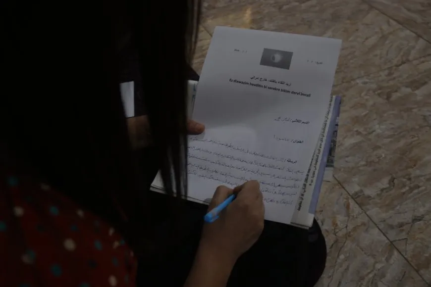 أهالي ديرك و عامودا يكتبون رسائل للقائد تأكيداً على مطلب حريته الجسدية