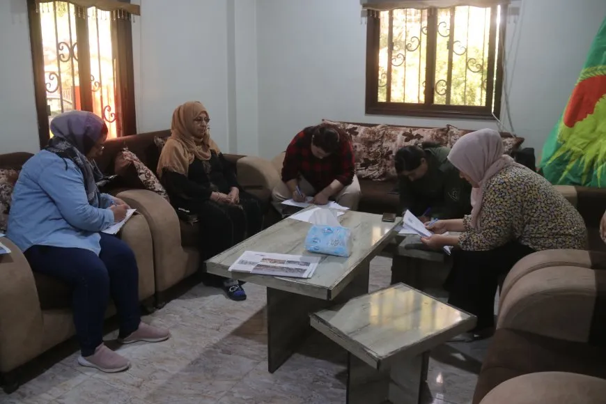 أهالي ديرك و عامودا يكتبون رسائل للقائد تأكيداً على مطلب حريته الجسدية