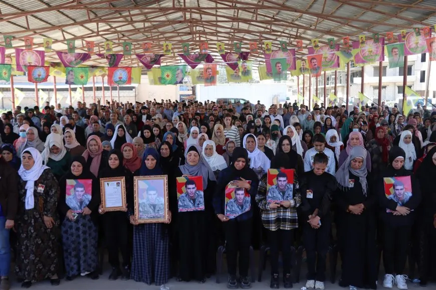 أهالي الجزيرة يقدّمون واجب العزاء لذوي مقاتلين في ديرك