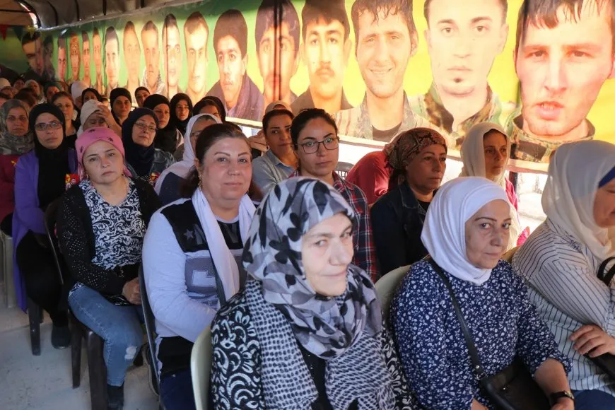 تقديم واجب العزاء لذوي المقاتل في قوات الدفاع الشعبي بحلب