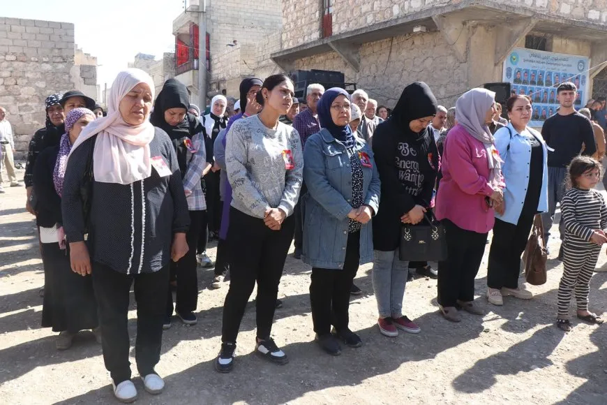 تقديم واجب العزاء لذوي المقاتل في قوات الدفاع الشعبي بحلب