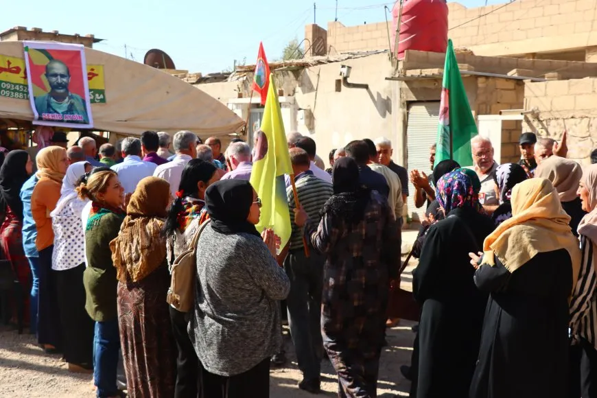 مكونات قامشلو تُشدد على ضرورة التكاتف مع قسد خلال مراسم عزاء 