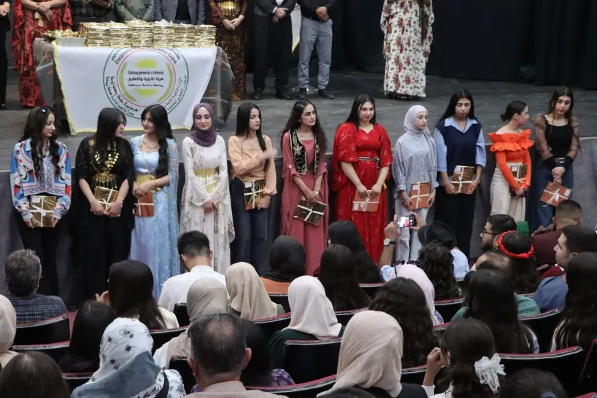 تكريم 213 طالباً وطالبة من المتفوقين في قامشلو