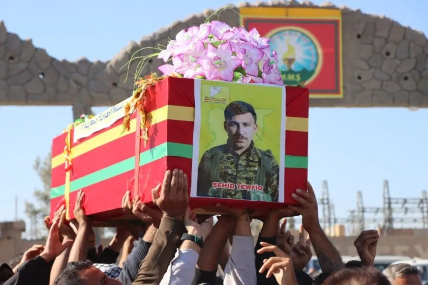 تشييع جثمان شهيد واستذكار آخر في كوباني
