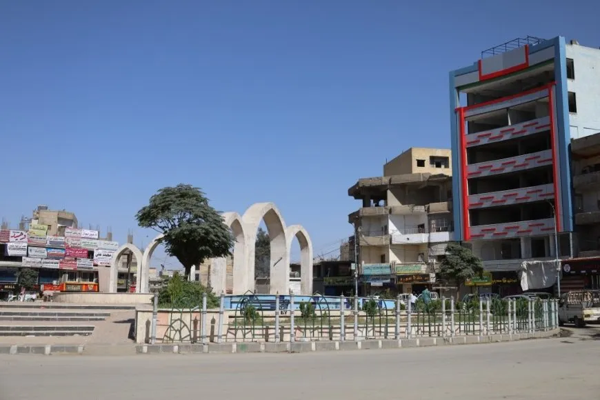 الرقة في الذكرى الثامنة للتحرير: إنجازات ملموسة وتحديات مستمرة