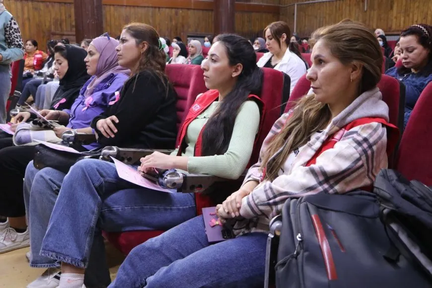 هيئة الصحة والهلال الأحمر الكردي ينظمان محاضرة توعوية حول سرطان الثدي