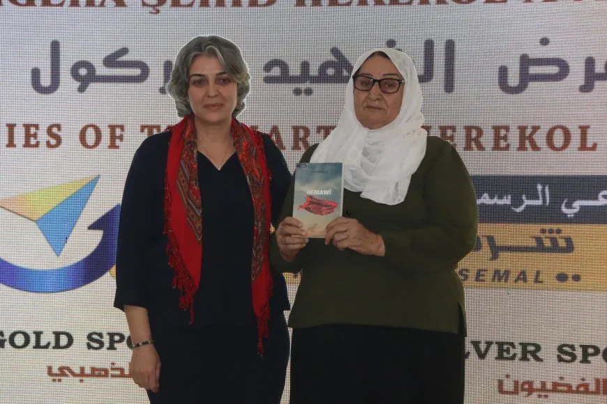 توقيع رواية "الوشاح".. قصة حب تستوقف الزوار في معرض الشهيد هركول