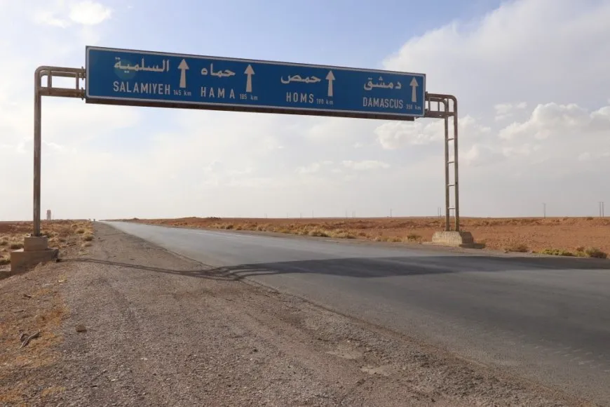 قوات الحكومة الانتقالية تستمر بإغلاق طريق الطبقة ـ السلمية أمام المسافرين 