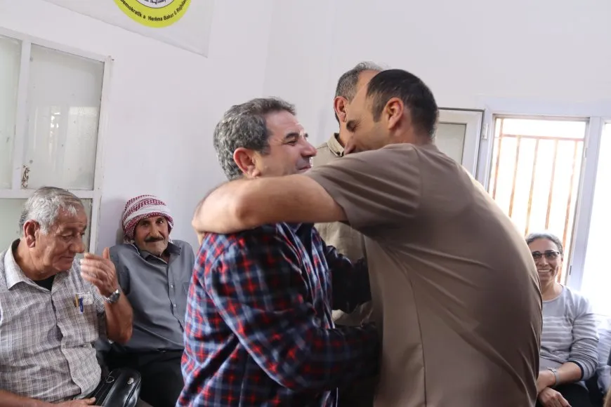 استقبال المناضل الكردي صادق باديان بعد 30 عاماً في السجون التركية