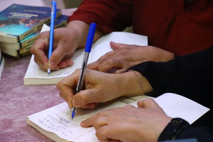 كاتبتان ترويان نضال الكرد وانتفاضاتهم في معرض الشهيد هركول