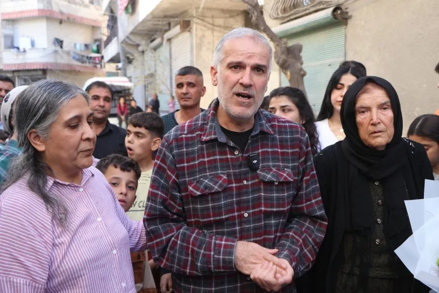 بعد 30 عاماً من الاعتقال.. المناضلان محمد إسماعيل و لمياء أوسي يصلان إلى حي الشيخ مقصود