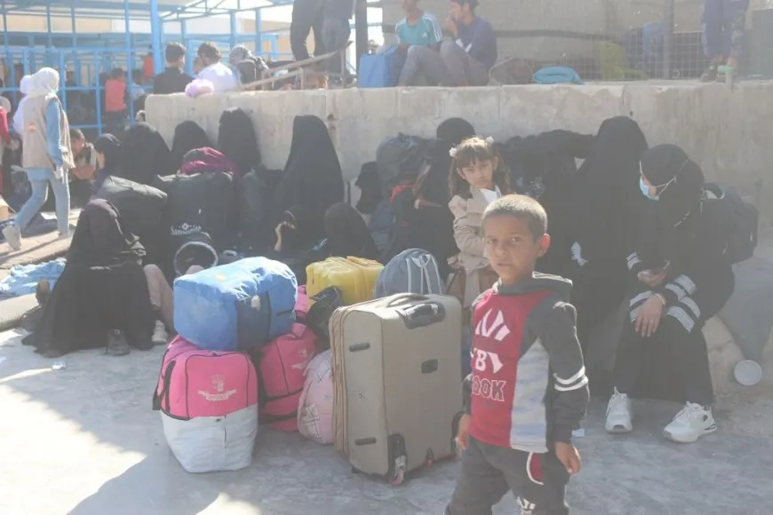 840 عراقياً يغادرون مخيم الهول عائدين إلى بلادهم