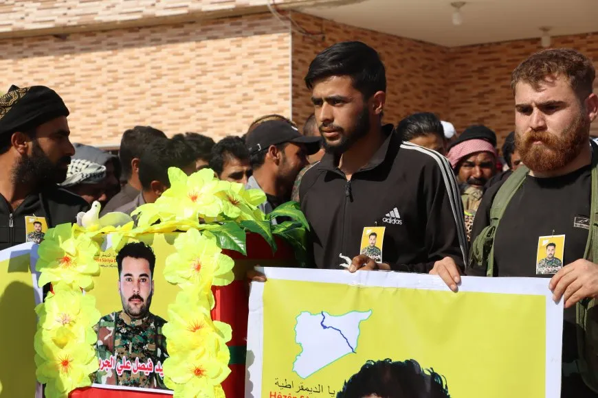 تشييع جثمان مقاتل من قسد في تل كوجر