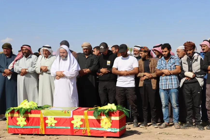 تشييع جثمان مقاتل من قسد في تل كوجر