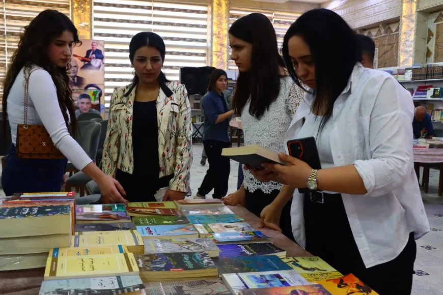 كتبٌ تحظى باهتمام واسع في معرض الشهيد هركول