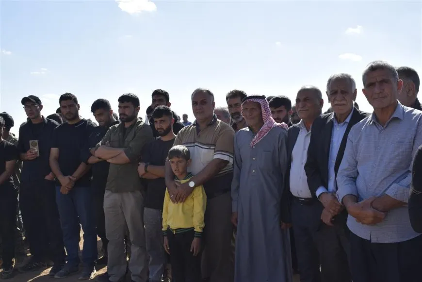 المئات من أهالي الدرباسية يؤدون واجب العزاء لذوي شهيدين