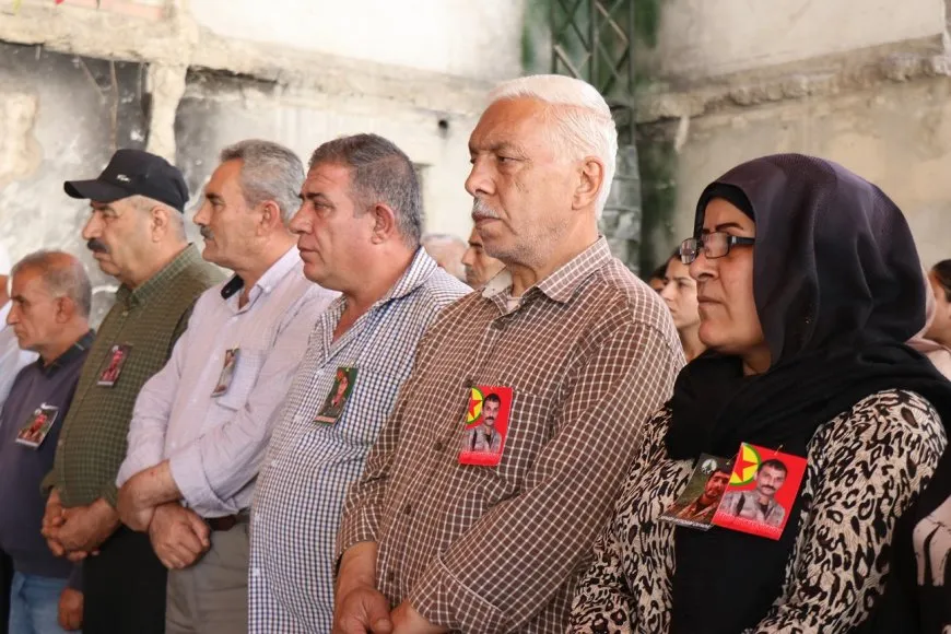 تقديم واجب العزاء لذوي 3 شهداء في حلب