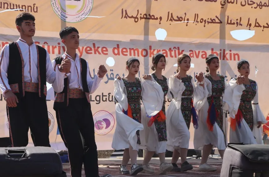 اختتام مهرجان ثقافة الأمة الديمقراطية بعروض فنية وتكريم المشاركين