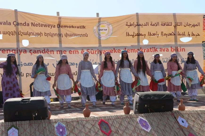 اختتام مهرجان ثقافة الأمة الديمقراطية بعروض فنية وتكريم المشاركين