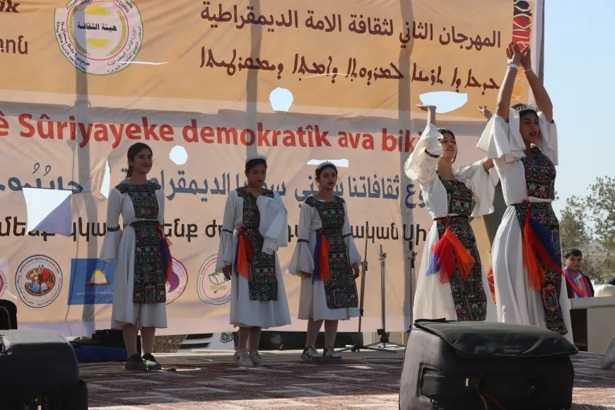 اختتام مهرجان ثقافة الأمة الديمقراطية بعروض فنية وتكريم المشاركين