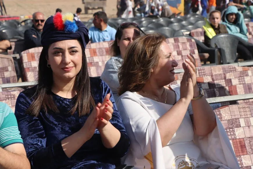 اختتام مهرجان ثقافة الأمة الديمقراطية بعروض فنية وتكريم المشاركين