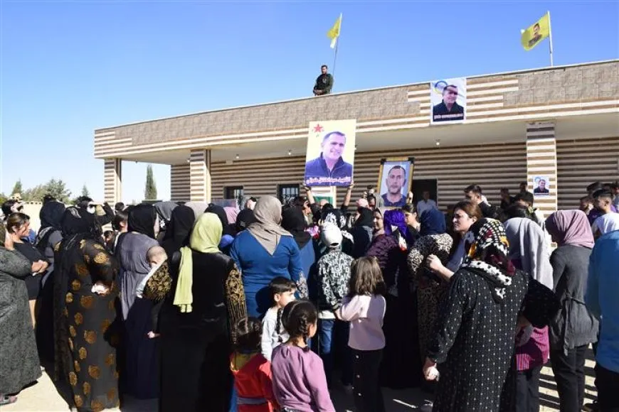 تشييع جثمان شهيد في مدينة تل تمر