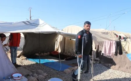 بعد فقدان ساقه وتهجيره مرتين حسين يعيش على أمل العودة